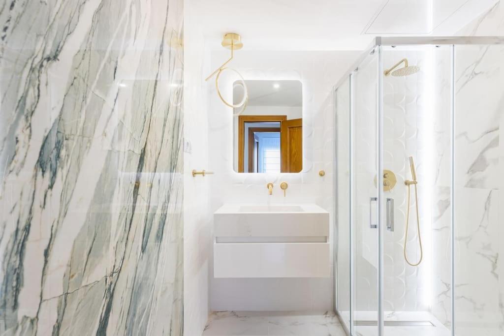 Luxuary Beachside 3Br Apartment ! 埃斯特波纳 外观 照片